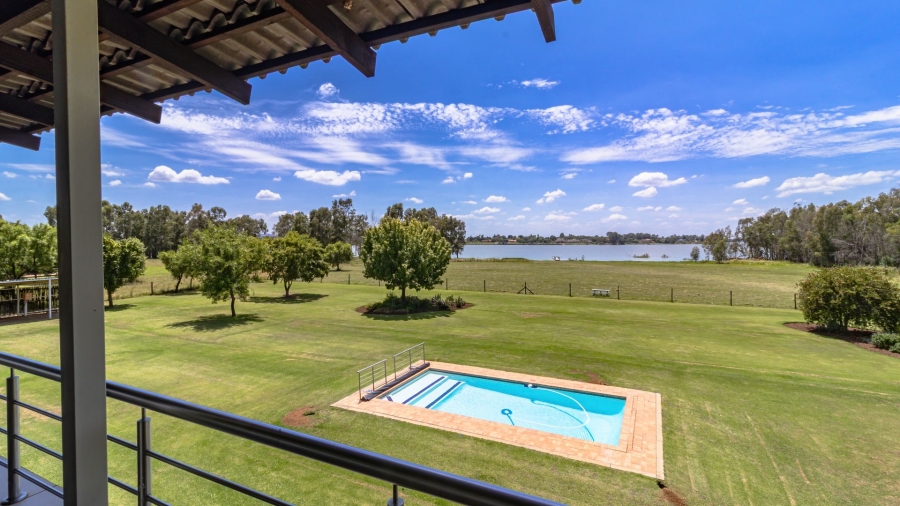 7 Bedroom Property for Sale in Metsimaholo Free State